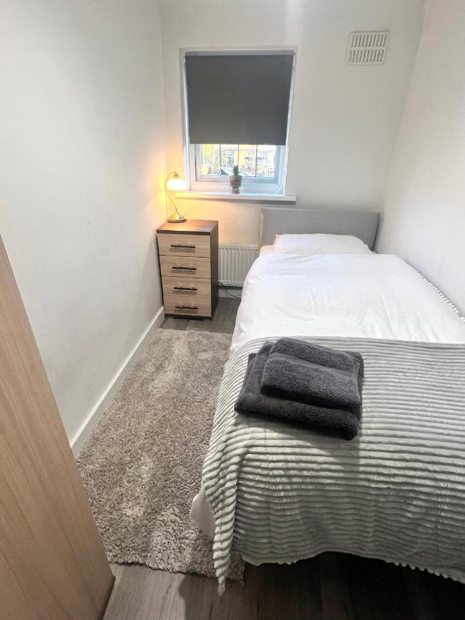 Lovely Single Room 런던 외부 사진